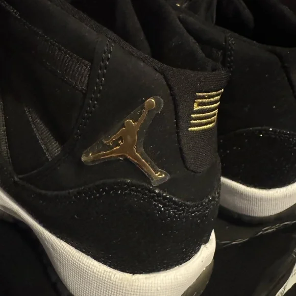 Black and Gold Sneakers Air Jordan 11 Heiress sneakers - Picture 7 of 8